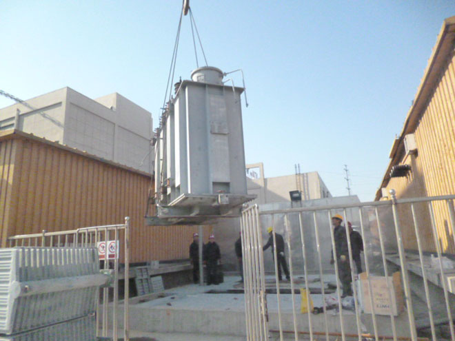 大型吊车叉车租赁,工厂搬迁,大型设备安装吊装移位,上楼下坑,搬运就位及150以上高空吊装