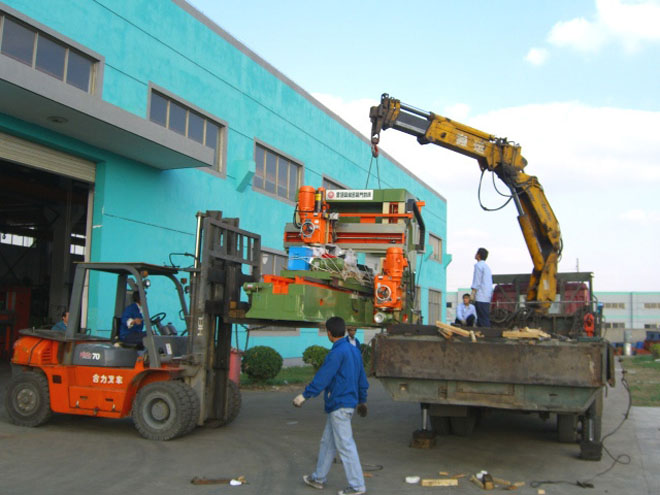 大型吊车叉车租赁,工厂搬迁,大型设备安装吊装移位,上楼下坑,搬运就位及150以上高空吊装